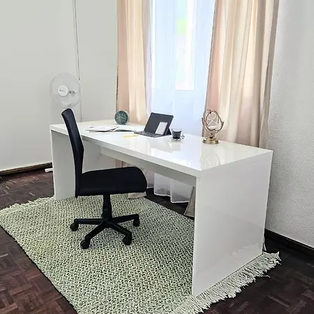 Heredia - 5 Min Form The 度假居