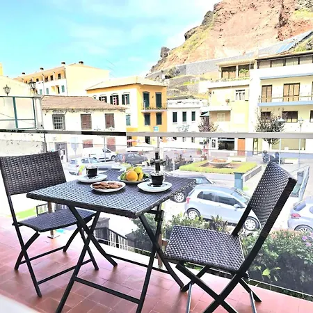 Heredia - 5 Min Form The * Ribeira Brava