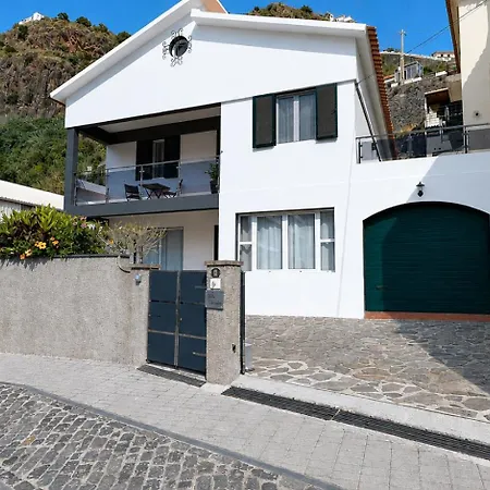 Heredia - 5 Min Form The Ribeira Brava